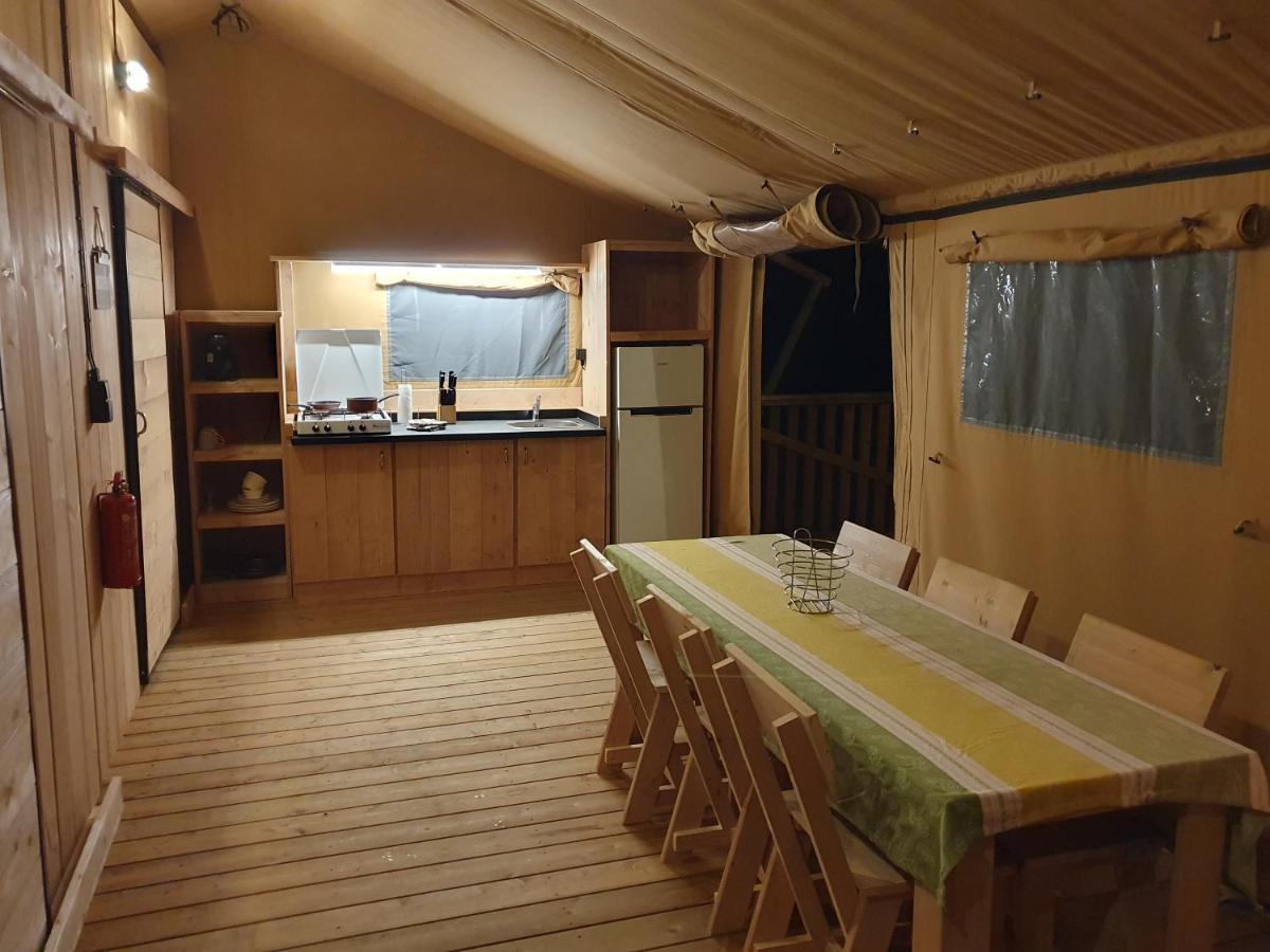 Saulgond Luxury Safari Tents At Moulin Du Pommier Glamping & Camping מראה חיצוני תמונה